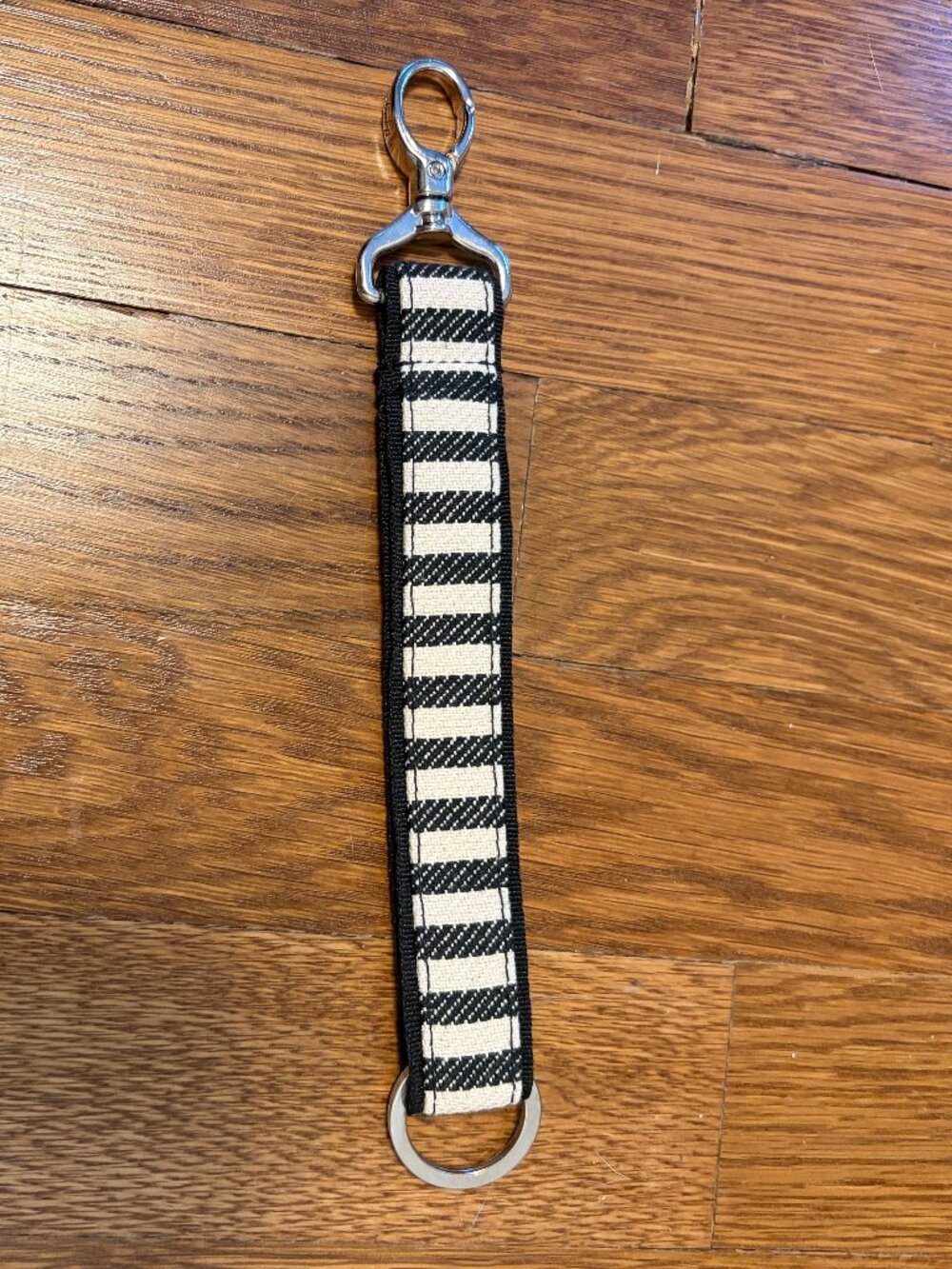 Thirty One key fob black and white striped 100% cotton preppy classic neutral